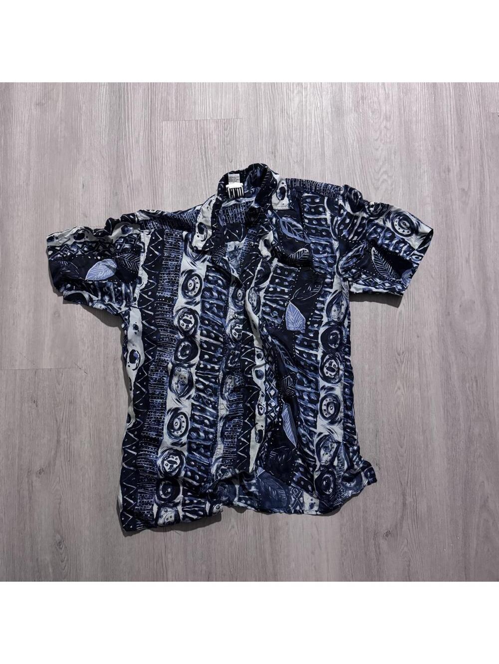 Clio Peppiatt Women's Blue and Navy Shirt